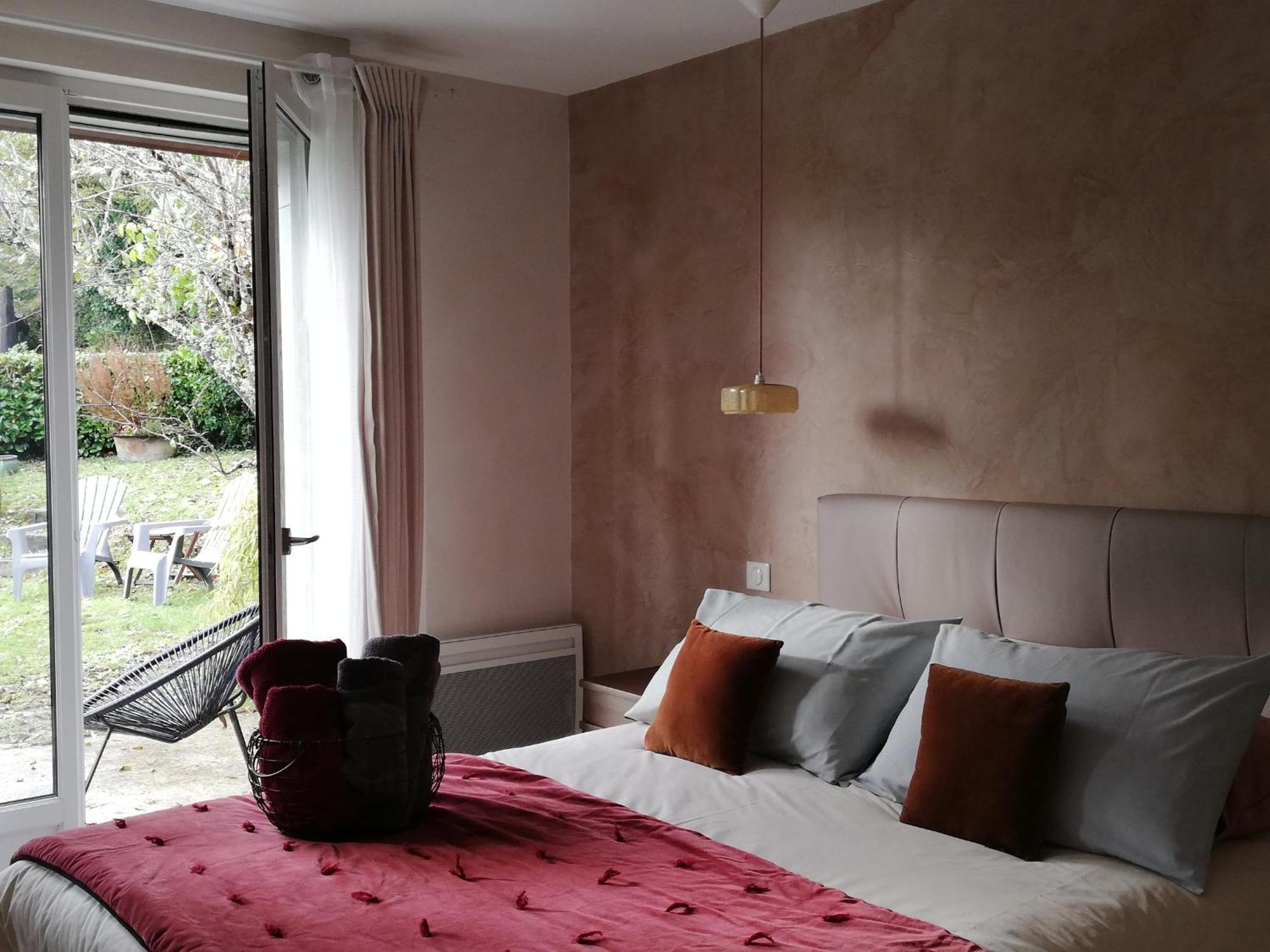 Les Perluetes Hotel Carennac Екстериор снимка